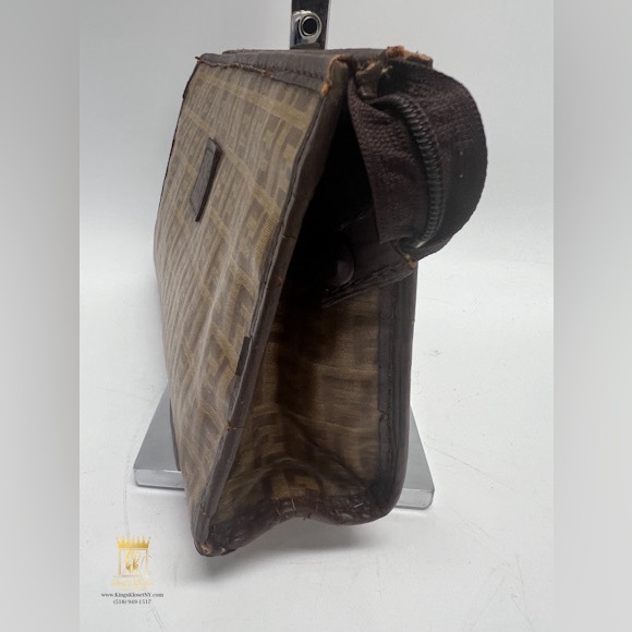 🤎SOLD🤎Fendi Pouch - Picture 4 of 14